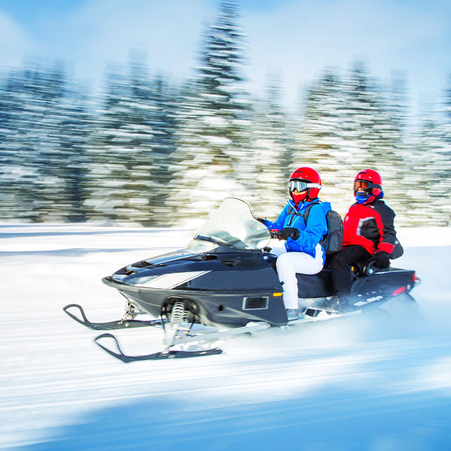 Snow mobile